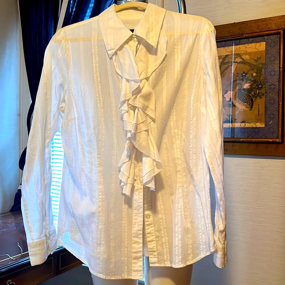 IMC gorgeous ruffle front gauzy cotton blouse.nwot